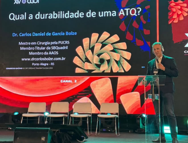 Formação sólida e contribuição acadêmica